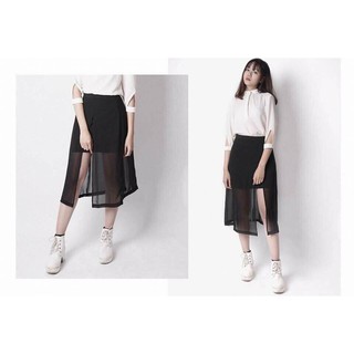 Chân váy xẻ tà