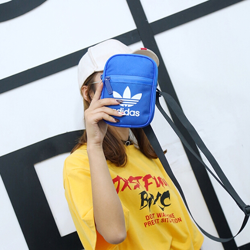 Túi Adidas đeo chéo mini phong cách cá tính