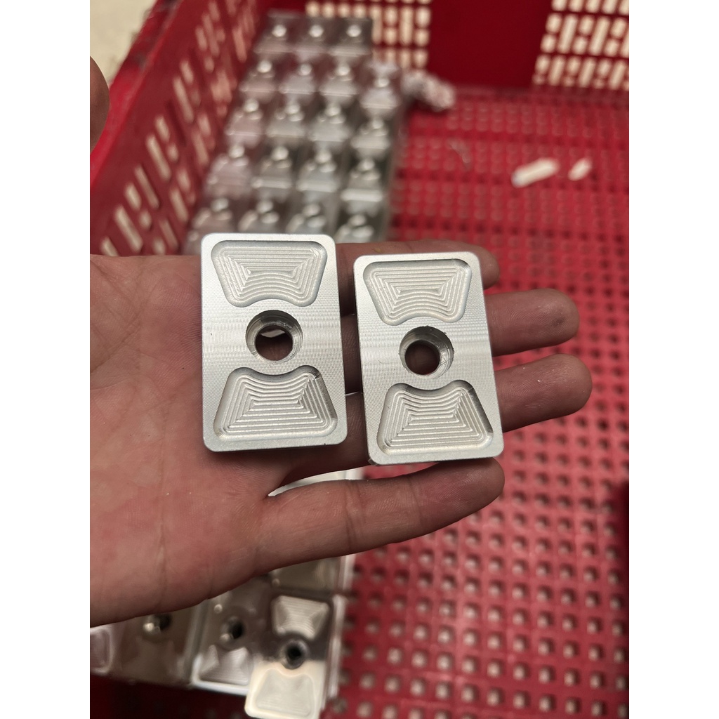 Nắp Pát Tăng Sên Âm Exciter 150 Nhôm CNC Kèm 2 Ốc Lục Giác 8ly40 dày 12li