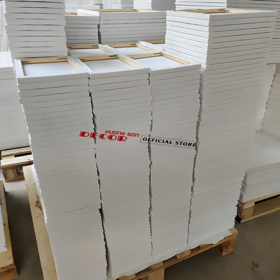 Toan vẽ tranh  sơn dầu, sơn Axilic, màu nước nhiều kích thước