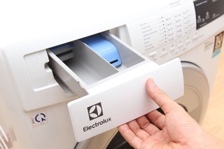 Máy giặt electrolux EWF10744