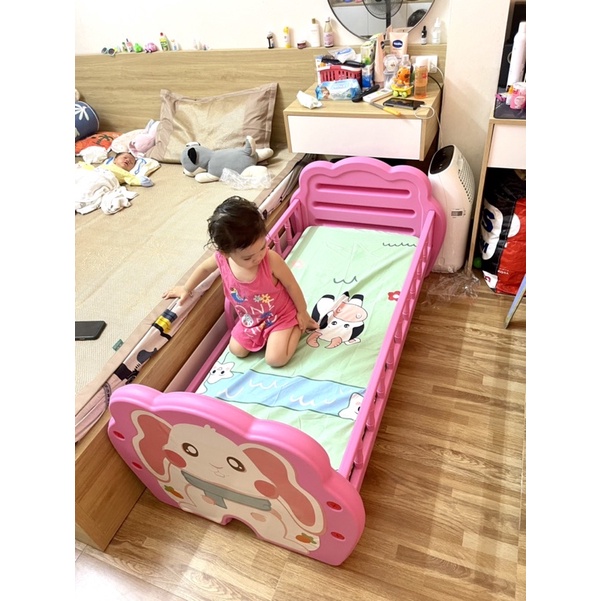 Giường nhựa cho bé, giường ngủ trẻ em kèm đệm  dừa kích thước 142*78*61 . Bảo hành 2 năm của HAPPY HOME