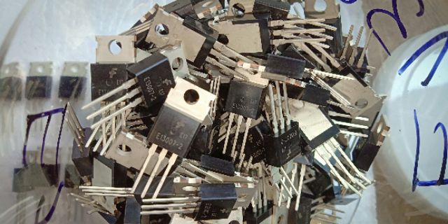 BÁN TRANSISTOR E13007 NPN 8A - 400V