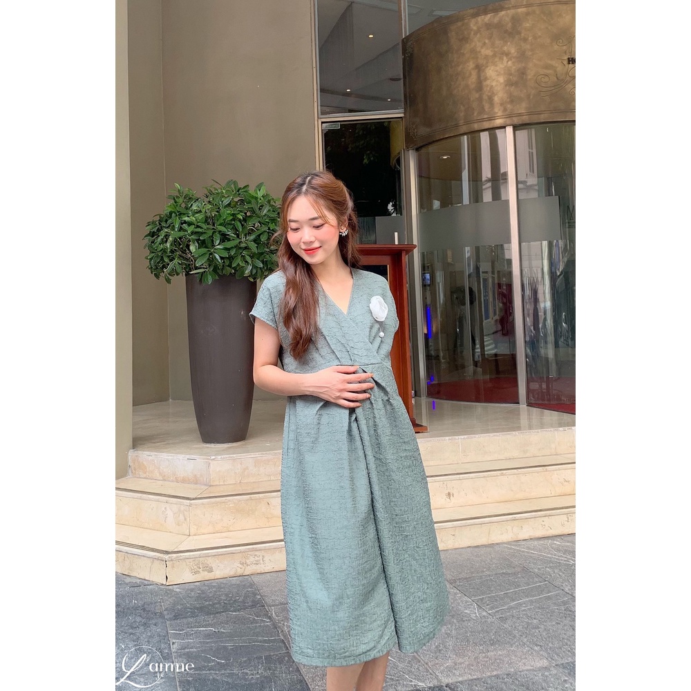 [NEW ARRIVAL] Đầm bầu cổ tim HOLY DRESS, váy bầu chất xốp lạ mắt, thoáng mát thiết kế bởi L'amme (không kèm hoa cài)
