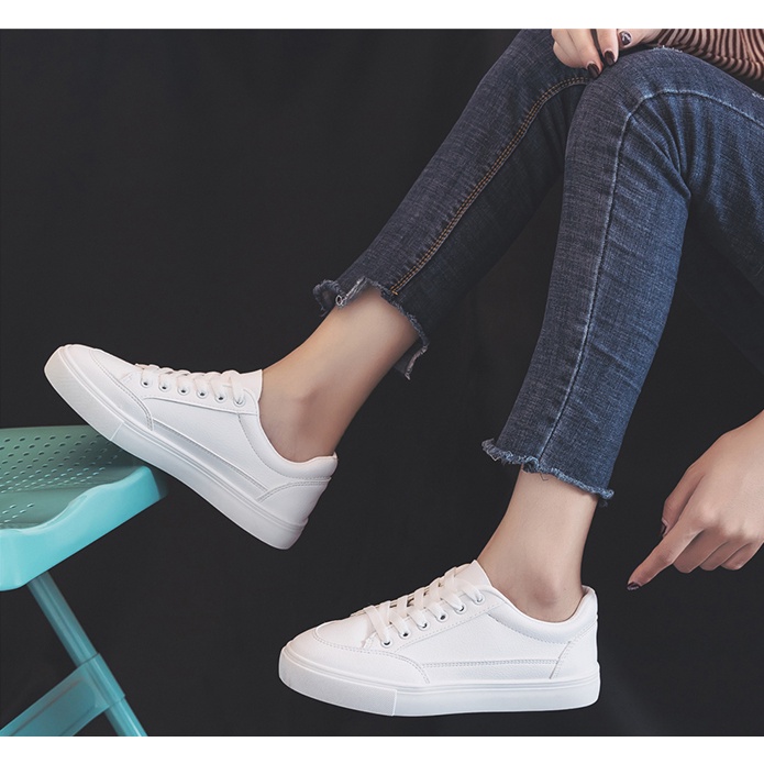 Giày sneaker thiết kế giản đơn năng động dễ phối đồ dành cho nữ