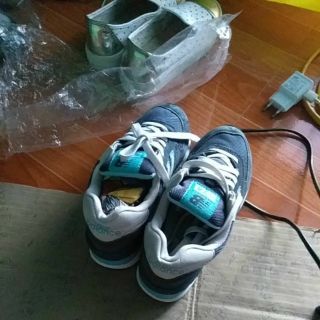 Giày gửi hàng si ngọc
