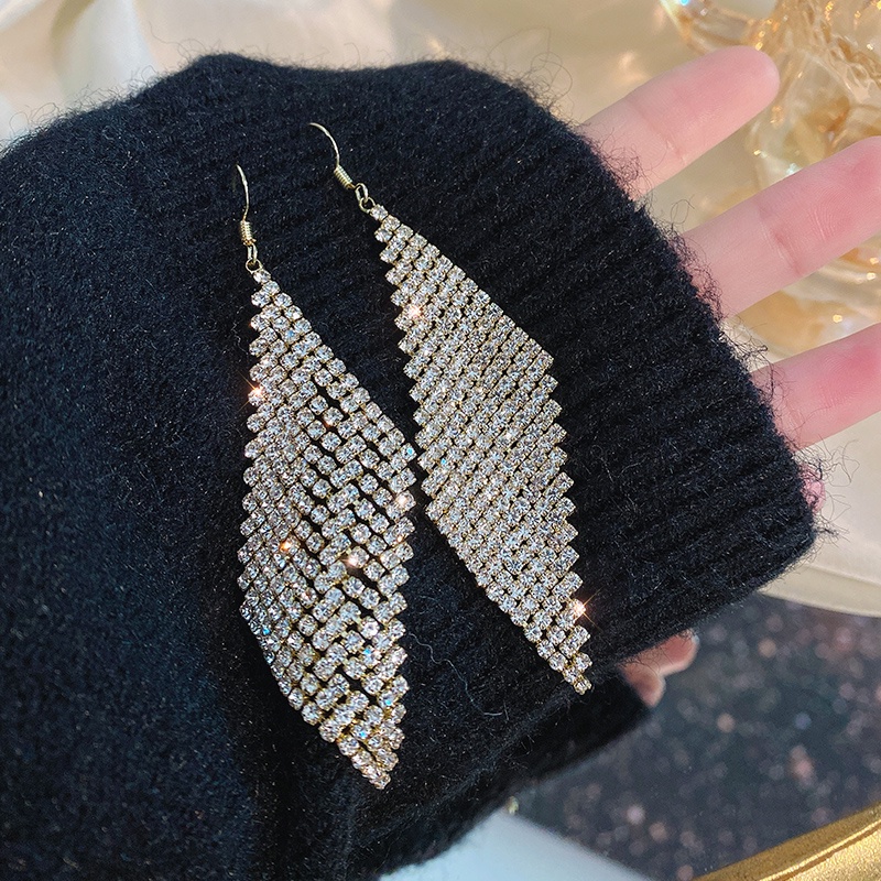 Khuyên tai dài thời trang sang trọng cho nữ