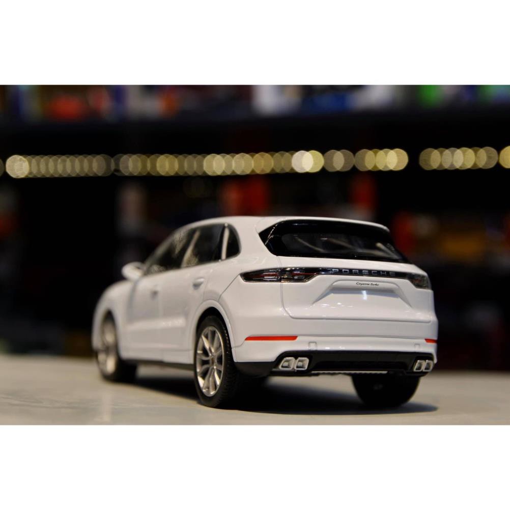 Mô hình xe Porsche Cayenne Turbo 1:24 Welly