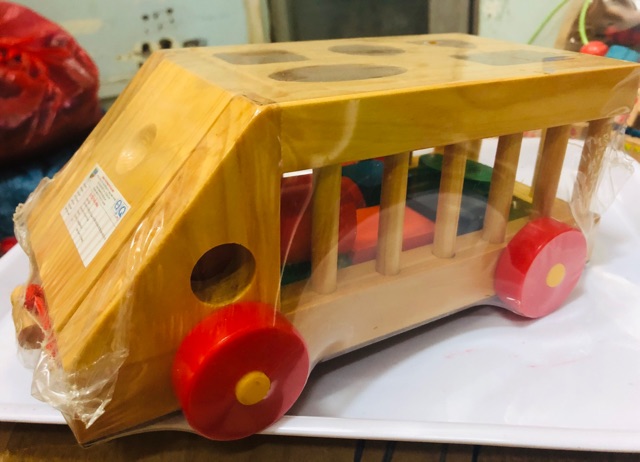 Xe ô tô thả hình