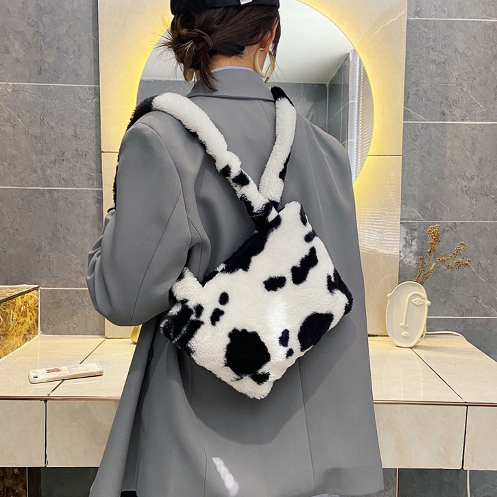 Túi Đeo Chéo Phủ Lông Giả Họa Tiết Bò Sữa Độc Đáo Thời Trang Cho Nữ