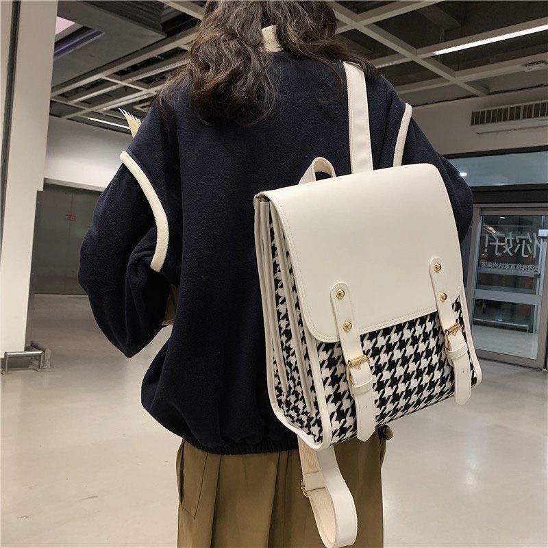 Balo nữ nắp gập khoá nam châm thời trang hoạ tiết zigzag kẻ đen trắng