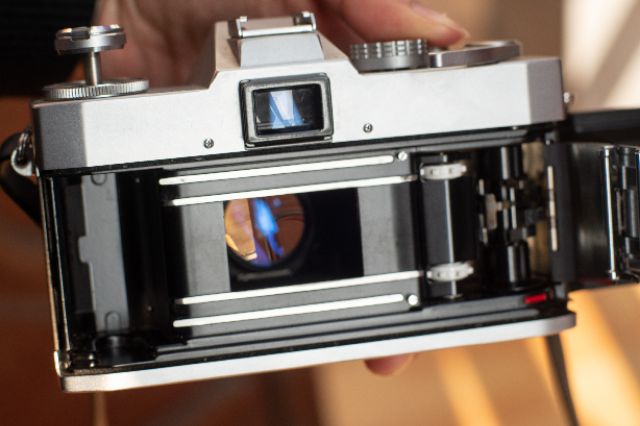 Máy ảnh cổ Canon EXAuto kèm lens 50mm f1.8 tặng kèm dây đeo hoặc filter