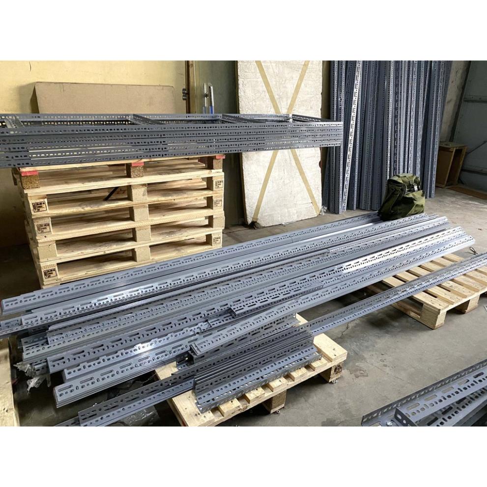 Thanh sắt V Lỗ 4x4cm dày 1,6 ly - dài 60cm