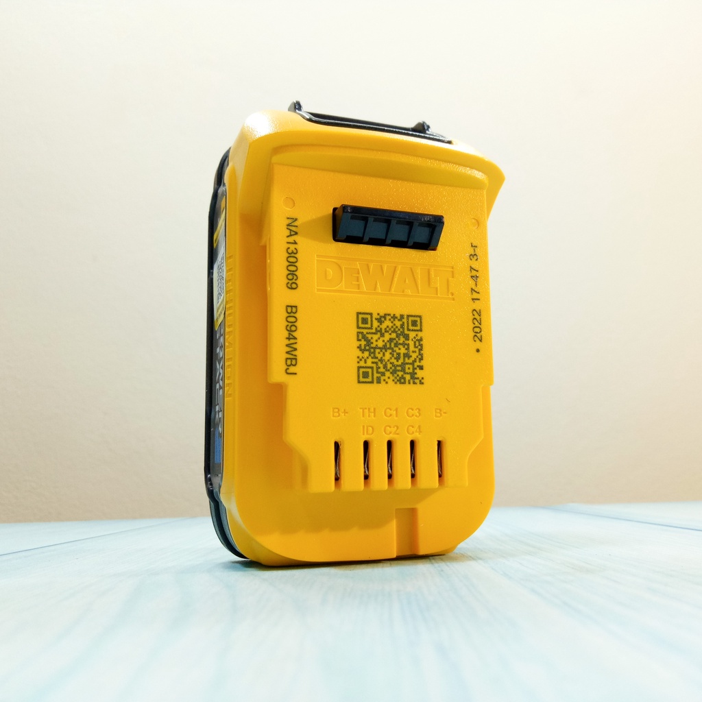 Pin DEWALT Cell mới POWERSTACK 20V 1.7AH pin DCBP034 chính hãng nghe moc