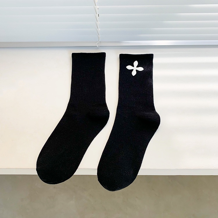 Vớ Thể Thao Màu Sắc Ngọt Ngào Thời Trang Xuân Hè 2022 Cho Nữ