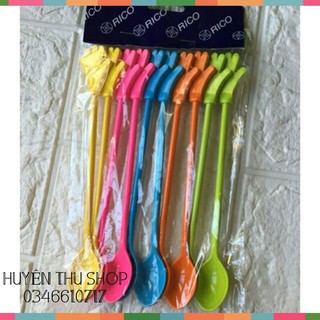 Sỉ 50 chiếc thìa nhựa màu khuấy sinh tố hình bàn tay ngộ nghĩnh