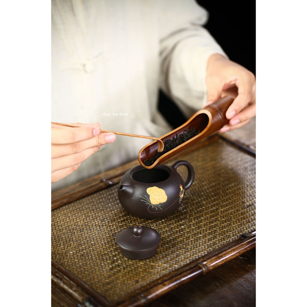 Ấm tử sa Nghi Hưng Tây Thi (Họa My Ca)