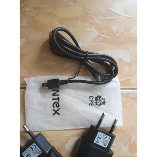 Cục sạc 0,5a chính hãng intex cùng dây micro usb dài 1m.