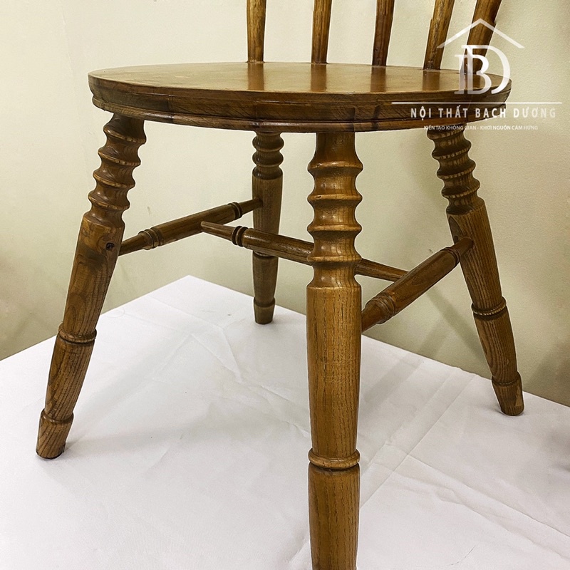 Ghế cách điệu cổ điển