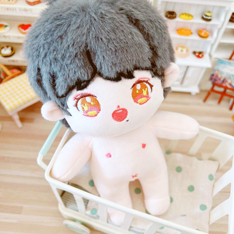 Búp Bê Thần Tượng Xiao Zhan Yibo Tai Thỏ 20cm Dễ Thương Làm Quà Tặng Sinh Nhật Cho Bé Gái