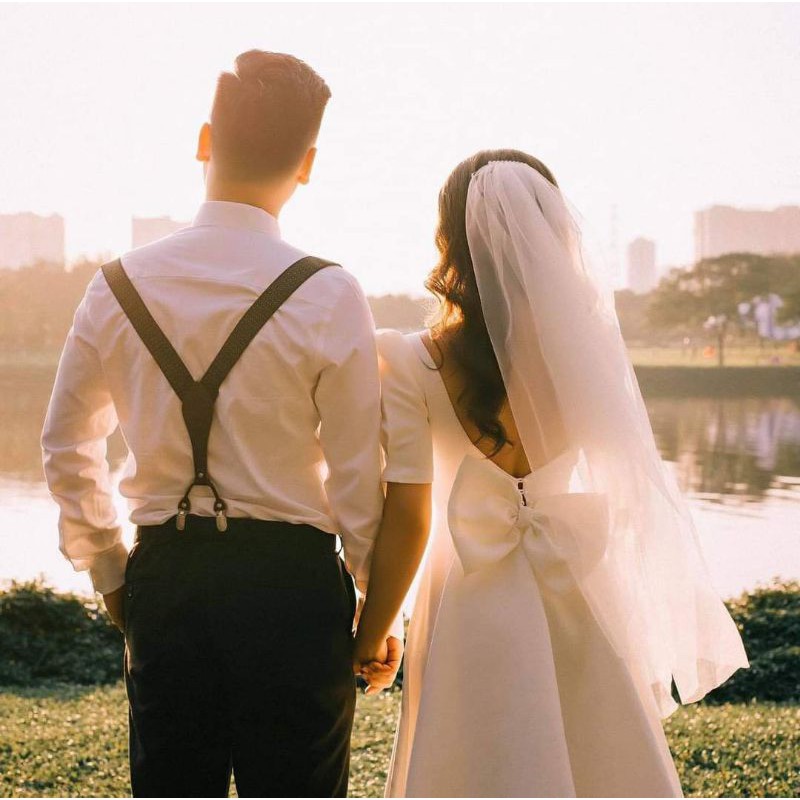 Đầm trắng xoè tay phồng cổ vuông Tiểu Thư Bunnia