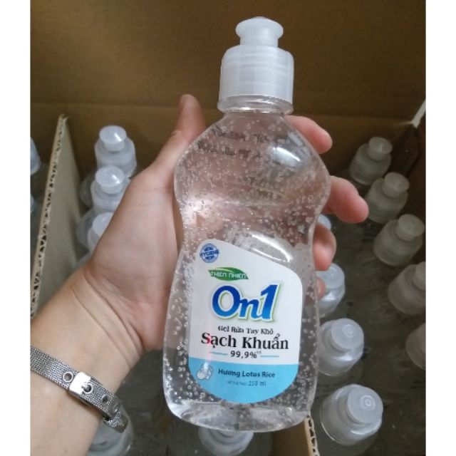 Nước rửa tay khô chống khuẩn.250ml ( cam kết hàng chính hãng nhé.) sỉ ip em nha.hàng sẵn ạ. | BigBuy360 - bigbuy360.vn