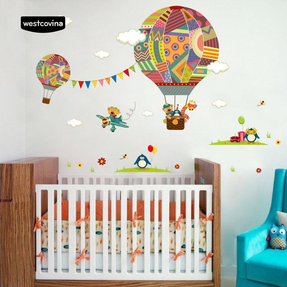 Miếng dán tường trang trí hình những khinh khí cầu dễ thương