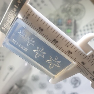 Khuôn charm nail 3d - Mẫu chiếc lá 4 size