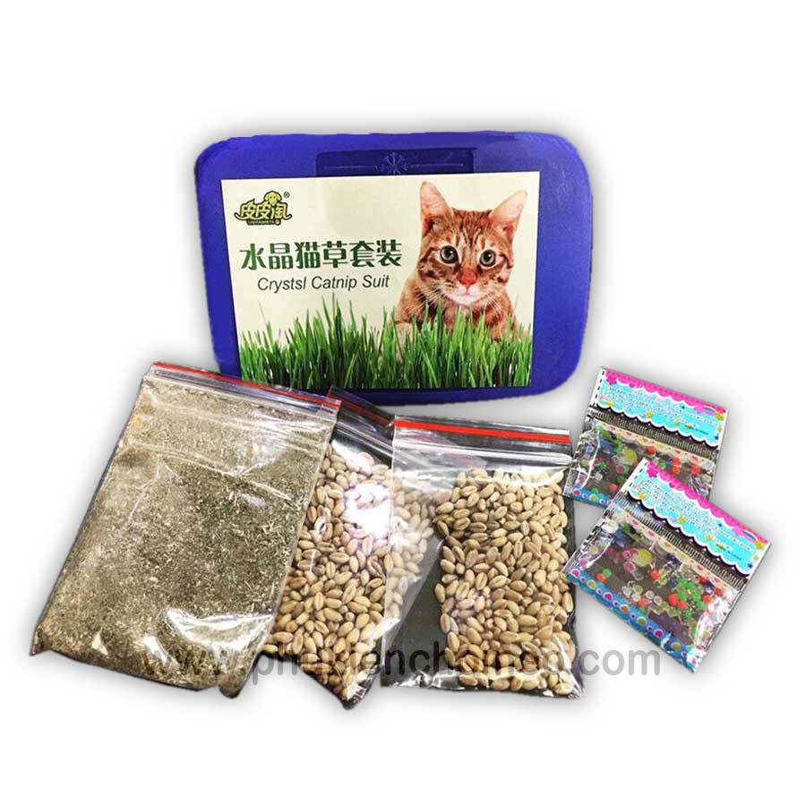 Combo cỏ trồng bao gồm 2 gói hạt cỏ, hạt nở cấp nước và gói cỏ thành phẩm khô dễ trồng giúp tiêu búi lông cho mèo