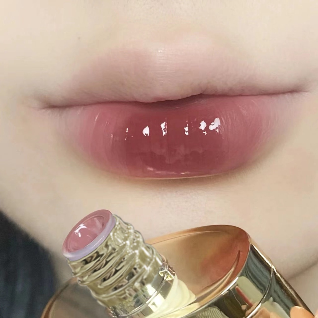 Son Môi Chống Thấm Nước Và Không Phai Màu Với Thiết Kế Vỏ Màu Vàng Đồng Sang Trọng