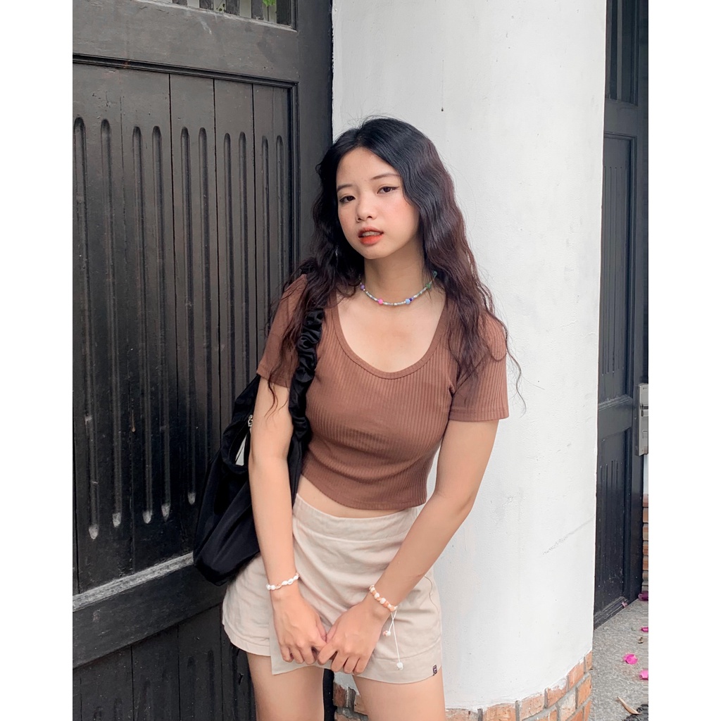 Áo crop top trơn, cổ vuông dễ thương Moolys MC003