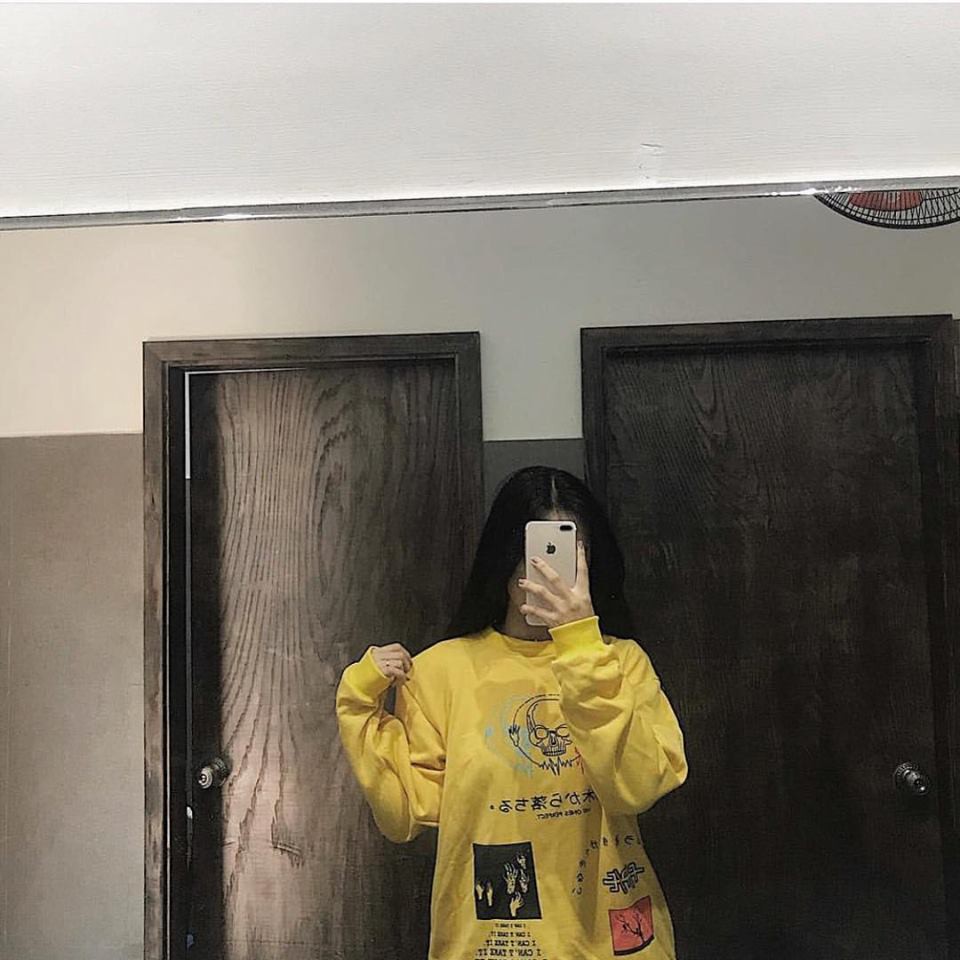 Áo nỉ sweater hình in chữ Hàn