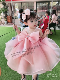 Váy công chúa cai câp 2419 Nhung Nguyễn Váy Đầm Công chúa Bé Gái Cao Cấp Tặng Kèm Cài
