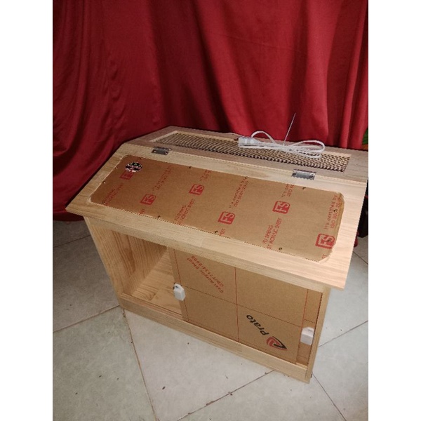 Chuồng nuôi bò sát gỗ ghép và mica KB11 Dài60 Rộng50 Cao50cm