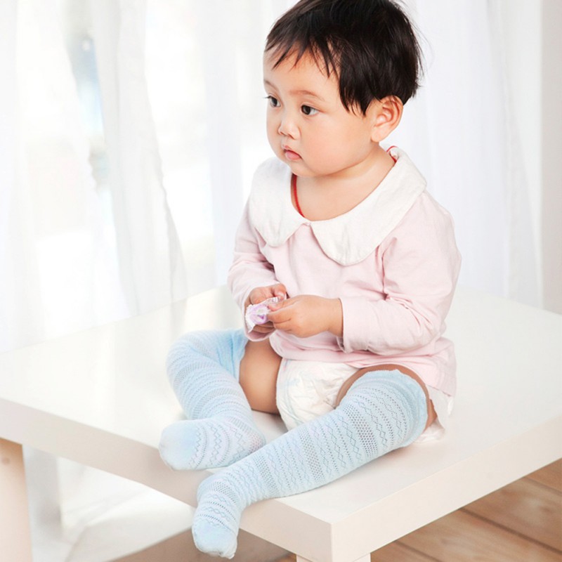 Đôi tất cotton cổ cao xinh xắn cho bé