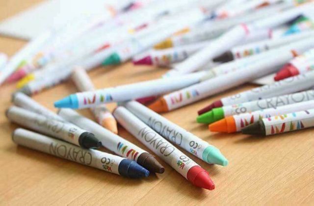 Hộp bút sáp 64 màu Crayola