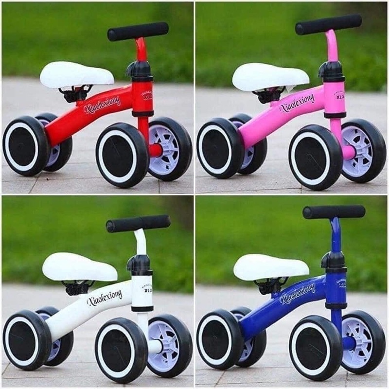 Xe chòi chân 4 bánh tự cân bằng cho bé từ 1-3 tuổi