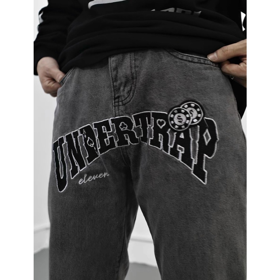 Quần Jean Baggy Ống Suông Rộng Hàn Quốc Thêu Chữ Undertrap Unisex Nam Nữ