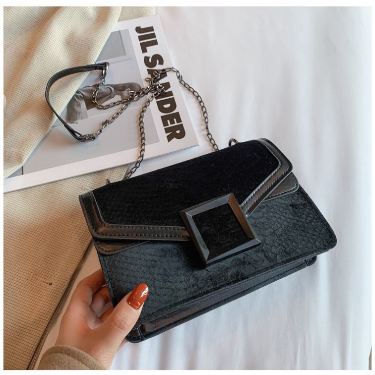 Túi xách nữ đeo chéo khóa vuông vân da rắn lót vải nhung mềm mịn siêu đẹp TX27 túi đeo vai T.xách Chip Xinh | BigBuy360 - bigbuy360.vn