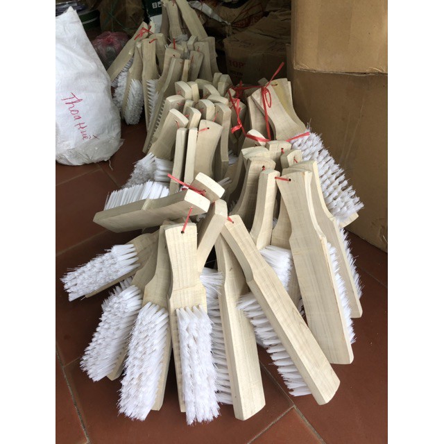 Chổi rửa xe cán gỗ cước trắng