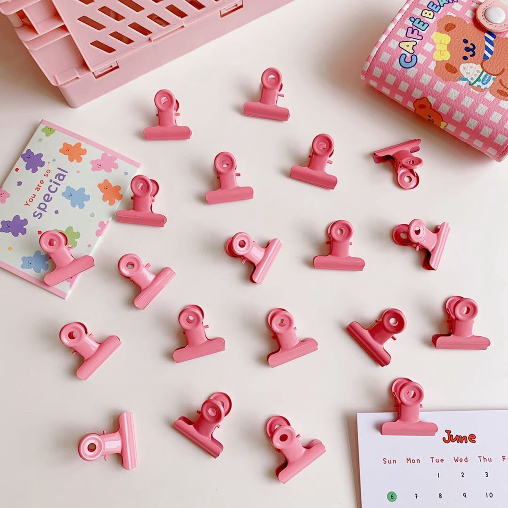 Kẹp Giấy Bằng Kim Loại Màu Hồng 3x3.1cm Tiện Dụng