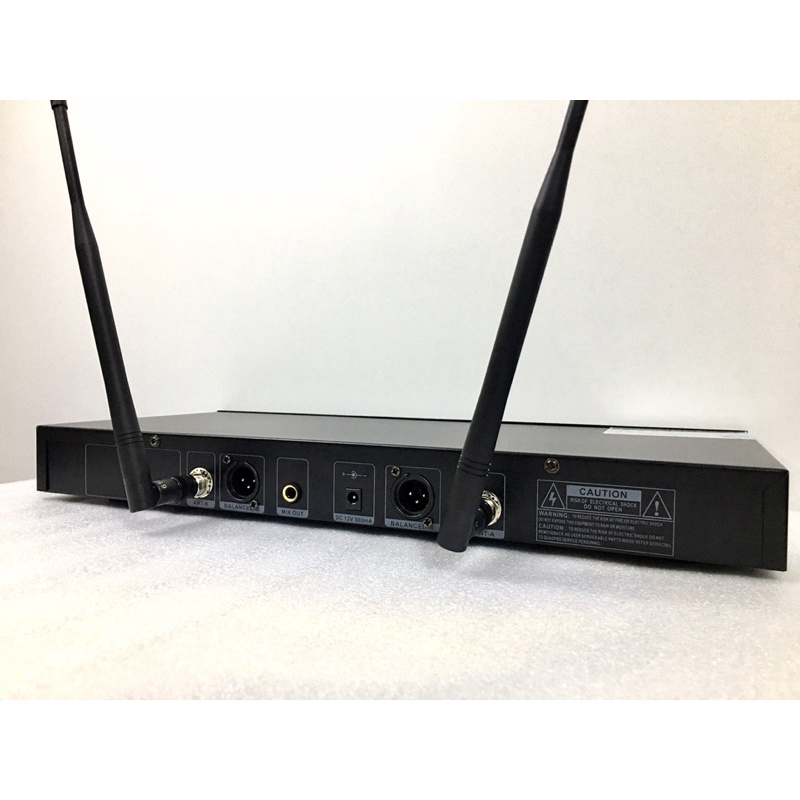 Micro Không Dây M668 Ultra Có Tự Ngắt, Dò Sóng Khỏe.Chuyên Karaoke Gia Đình, Phòng Trà, Quán Hát..