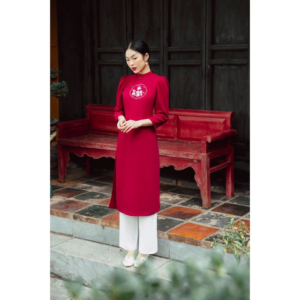 Áo dài cổ tàu vai bồng đính hò chéo thêu hoa đào tròn ( không kèm quần) TIINSTORE   ACT124