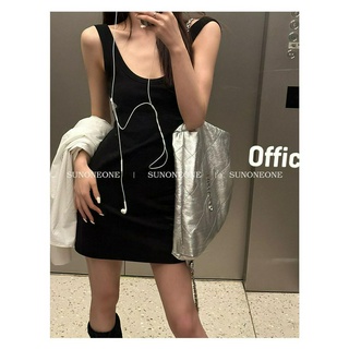 Đầm Đen Sát Nách Thiết Kế Ôm Sát Tôn Dáng