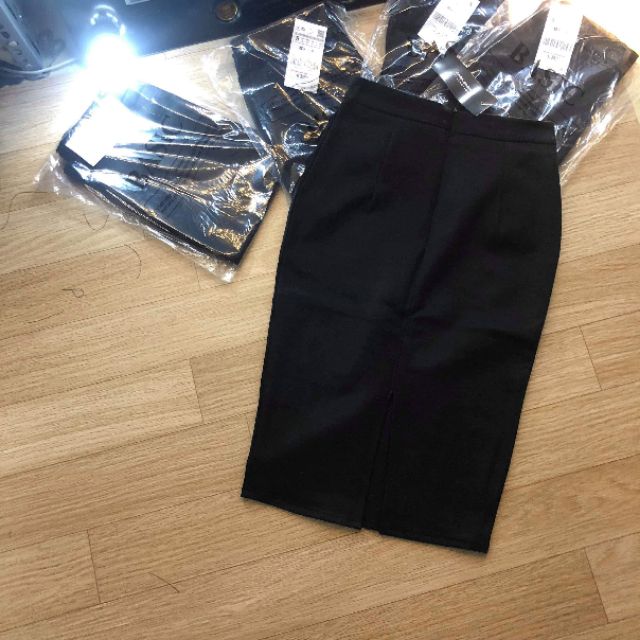 💕CHÂN VÁY BÚT CHÌ CHẤT UMI XỊN SÒ KHÓA GIỌT LỆ HÀNG VNXK | BigBuy360 - bigbuy360.vn