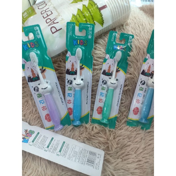 Bán Sỉ Cả Lố 30 Bàn Chải Đánh Răng Trẻ Em Hình Thú Hãng Kids