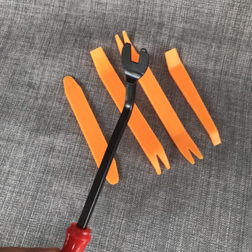 Bộ 5 cây tháo nội thất ốc nhựa xe ô tô (1 cây sắt cong và 4 cây nhựa)