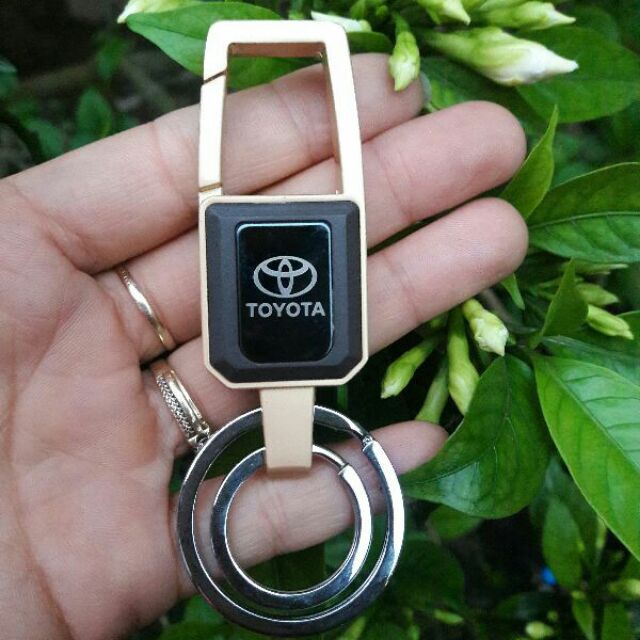 Móc khóa ô tô có in logo hãng