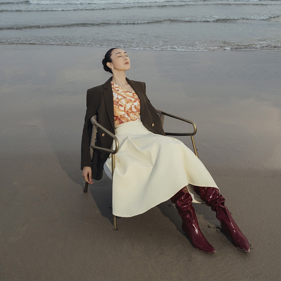 REINA - Sơ Mi Lệch Vai và Chân Váy Midi