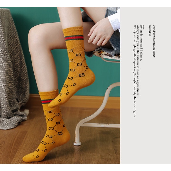 Vớ Tất GUCCI cổ cao phong cách trẻ trung, dễ thương và xinh xắn